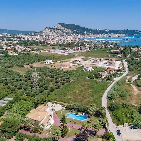 Rodami Artisan Manor Villa *