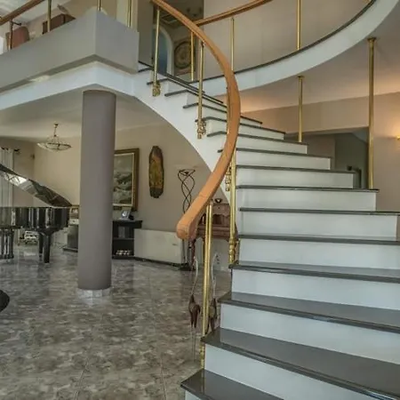 빌라 Rodami Artisan Manor *