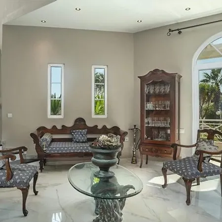 빌라 Rodami Artisan Manor