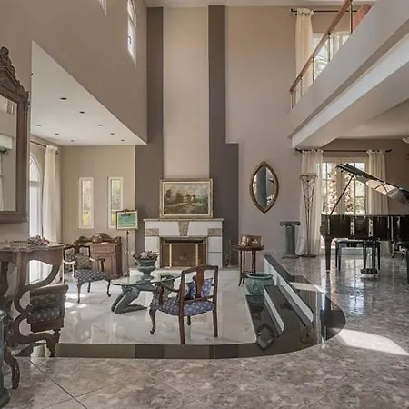 Rodami Artisan Manor