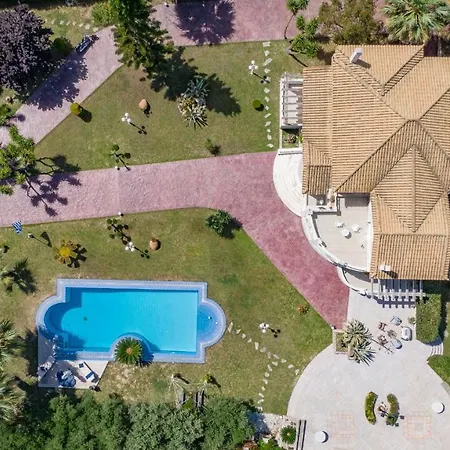 Rodami Artisan Manor Vila *