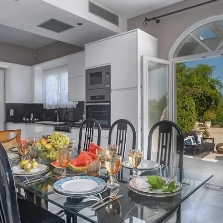 Vila Rodami Artisan Manor *