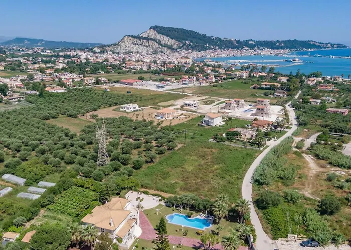 Rodami Artisan Manor Villa *